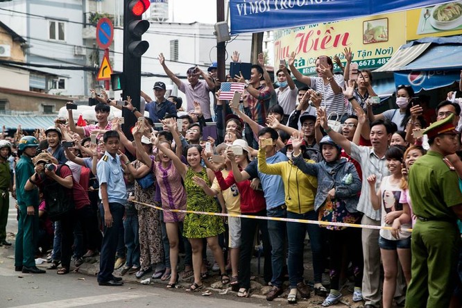 Ảnh Việt Nam đón Obama trang trọng và nồng hậu lên fanpage Nhà Trắng ảnh 8