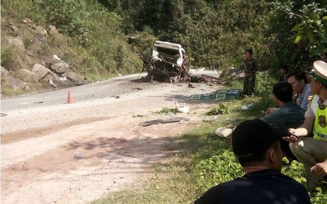 Xe khách chở người Việt tại Lào nổ tung, 9 người chết ảnh 3