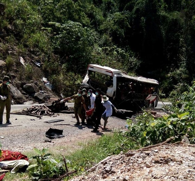 Xe khách chở người Việt tại Lào nổ tung, 9 người chết ảnh 4