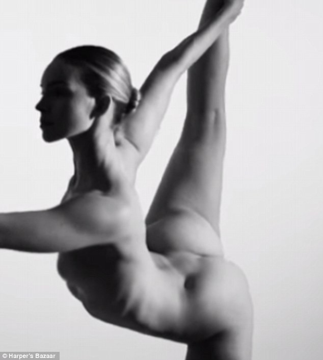 Video: Yoga khoả thân nghệ thuật hút hồn người xem ảnh 1