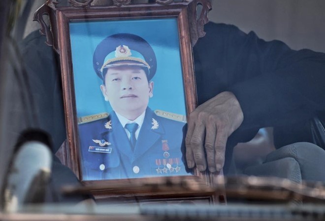 Những hình ảnh thắt lòng trong đám tang phi công Trần Quang Khải ảnh 16