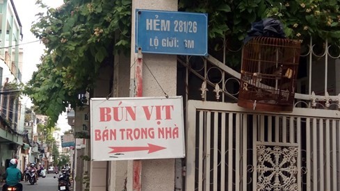 Giải mã sức hấp dẫn của những quán ăn "du kích" ở Sài Gòn ảnh 11