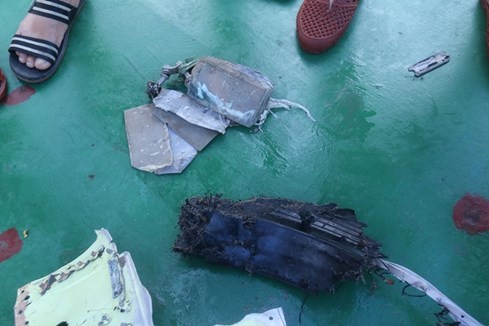 Tìm thấy thêm 2 thi thể của phi công CASA-212 và nhiều mảnh vỡ của Su-30MK2 ảnh 11