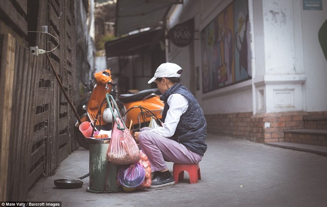 Giật mình hình ảnh phố phường Hà Nội trên báo Anh ảnh 20