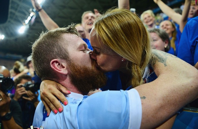 1001 kiểu nụ hôn tại Euro 2016 ảnh 5