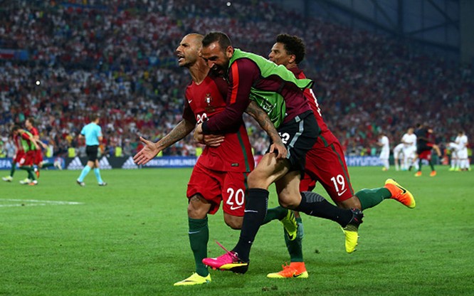 Ở trận đấu này, Bồ Đào Nha thắng 5-3 Ba Lan trên loạt đấu súng để giành vé vào bán kết EURO 2016.
