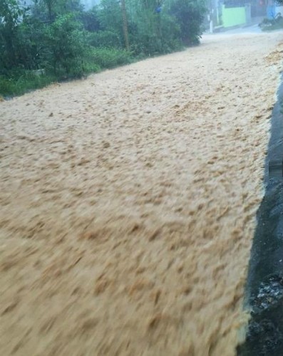 Video: Quảng Ninh thành biển nước sau trận mưa lớn ảnh 2