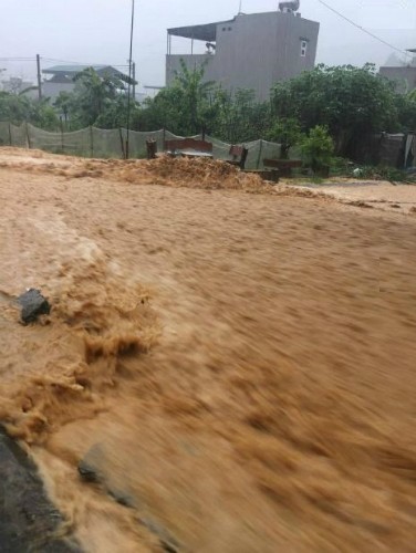 Video: Quảng Ninh thành biển nước sau trận mưa lớn ảnh 1