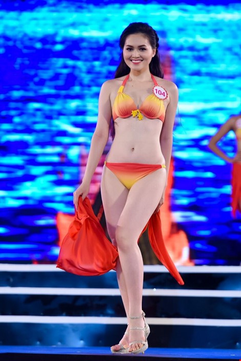 Mãn nhãn màn trình diễn bikini của 18 nhan sắc phía Bắc vào CK HHVN 2016 ảnh 4