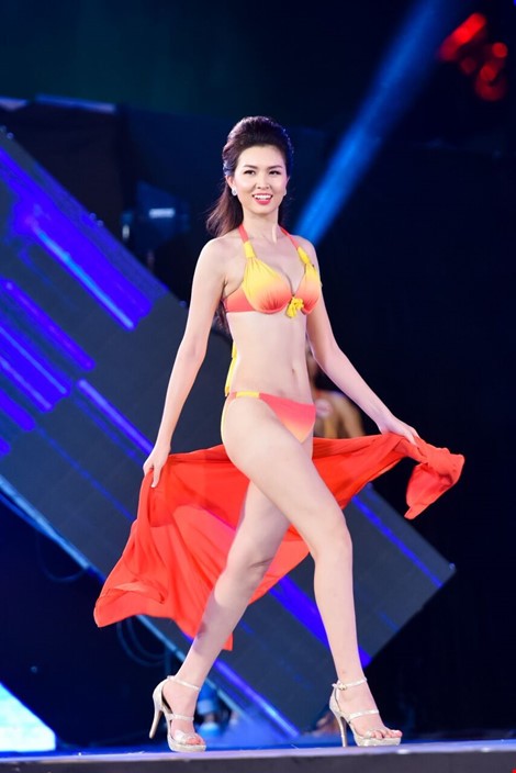 Mãn nhãn màn trình diễn bikini của 18 nhan sắc phía Bắc vào CK HHVN 2016 ảnh 8