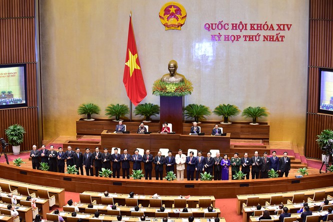 Chính phủ nhiệm kỳ 2016-2021 ra mắt Quốc hội và cử tri cả nước. Ảnh: VGP