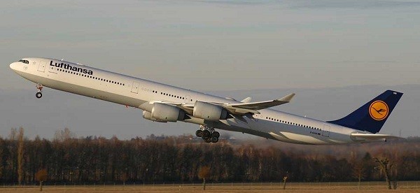8- Airbus A340 600: Cũng được sản xuất tại Pháp, Airbus A340 600 có sức chứa 420 hành khách và bay với vận tốc khoảng 580km/ giờ. Giá của chiếc máy bay này khoảng 245 triệu USD và chỉ có 48 chiếc được bán ra chủ yếu thuộc sở hữu bởi hãng hàng không Virgin Atlantic của Anh.