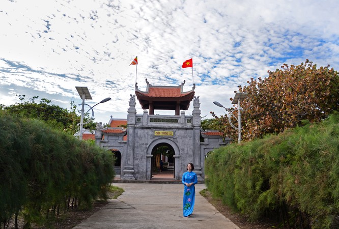 Chùa Trường Sa trên thị trấn đảo Trường Sa là ngôi chùa đã được mở mang và xây dựng lại đầu tiên tại quần đảo này kể từ sau kết thúc chiến tranh, thống nhất đất nước năm 1975 và đang trở thành một trong những di tích văn hóa tâm linh nổi tiếng của Việt Nam.