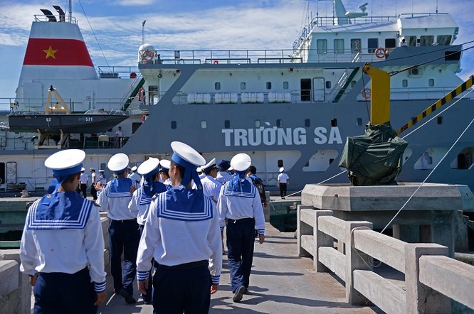 Kể từ năm 2012, tàu vận tải hiện đại do Việt Nam tự chế tạo mang phiên hiệu Trường Sa - 571 (phiên hiệu cũ trước năm 2015 là HQ-571) đã đảm nhận sứ mệnh đưa đón các cán bộ, chiến sĩ từ đất liền ra làm nhiệm vụ ở Trường Sa.