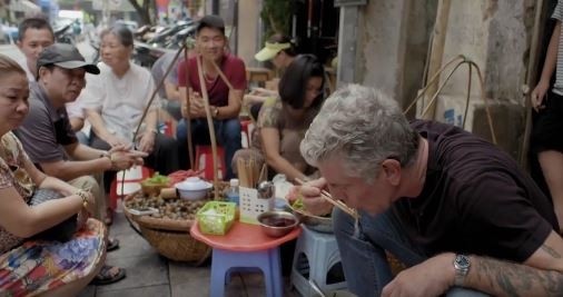 Video: Thêm bún ốc Hà Nội khiến đầu bếp Anthony Bourdain "mê mệt" ảnh 4