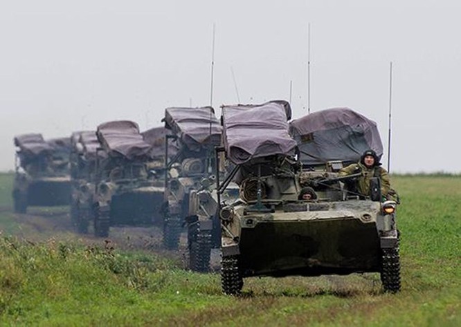 Video: Sư đoàn dù Nga diễn tập đổ bộ đường không ảnh 1