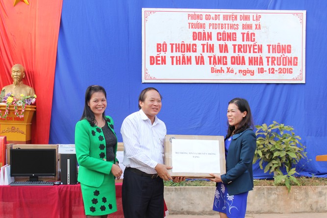 Bộ trưởng Trương Minh Tuấn thăm hỏi, động viên CBCS và nhân dân trên địa bàn huyện Đình Lập ảnh 7