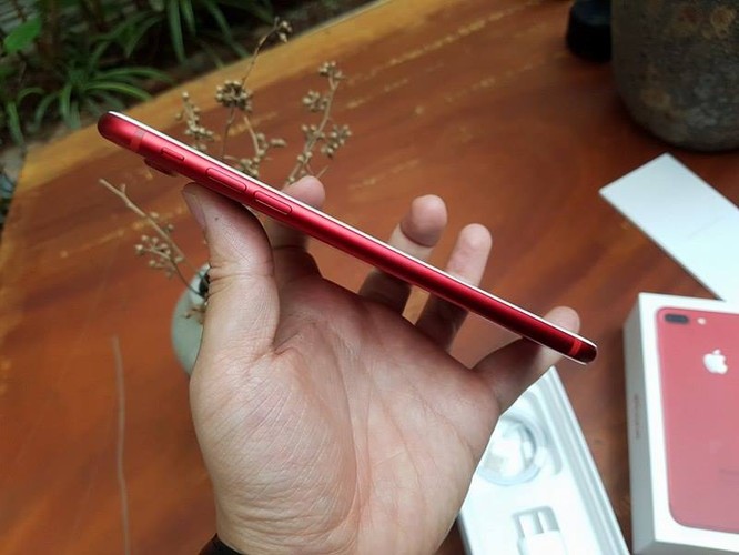 Cận cảnh chiếc iPhone 7 Plus màu đỏ đầu tiên tại Hà Nội ảnh 9