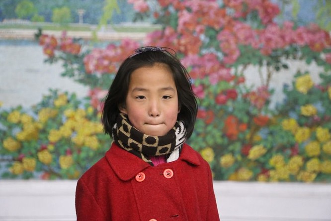 Những hình ảnh hiếm hoi về cuộc sống yên bình của trẻ em Triều Tiên ảnh 6