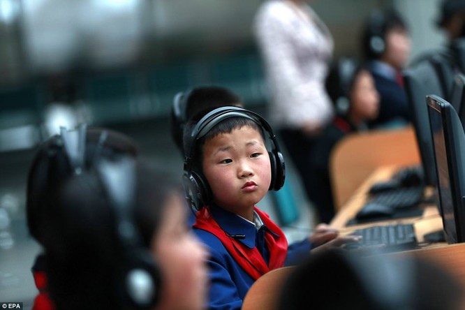 Những hình ảnh hiếm hoi về cuộc sống yên bình của trẻ em Triều Tiên ảnh 14