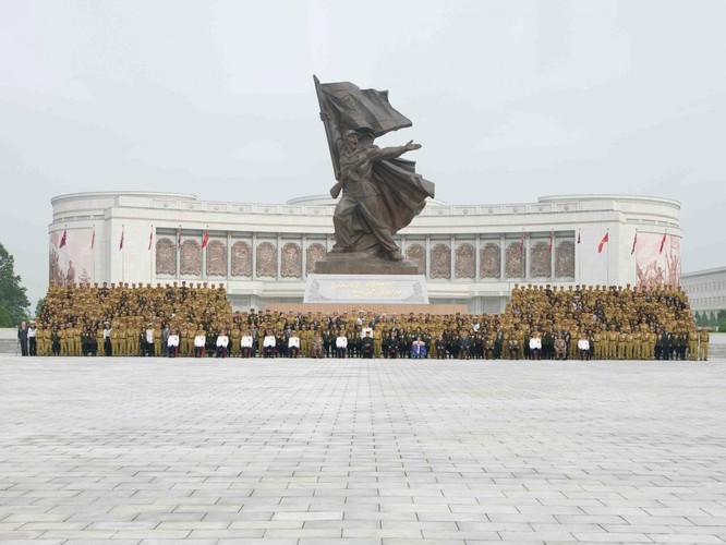 Choáng ngợp trước những công trình hoành tráng của Triều Tiên ảnh 13