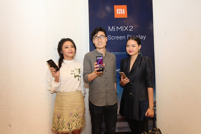 Ra mắt Mi MIX 2 và Redmi Note 5A Prime, giá lần lượt 12,99 triệu đồng và 4,29 triệu đồng ảnh 1