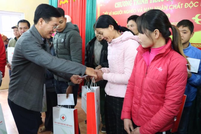 Cổng 1400 đi thăm và tặng quà Tết cho các hộ nghèo, các gia đình chính sách có hoàn cảnh khó khăn, nạn nhân chất độc da cam tại các tỉnh Lạng Sơn