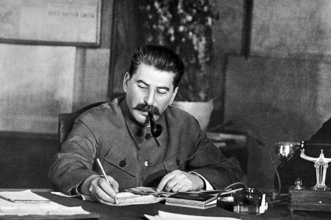 Stalin từng muốn chọn Panteleimon Ponomarenco làm người kế nhiệm ảnh 1