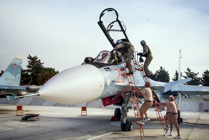 Kiểm tra kỹ thuật chiến đấu cơ Su-30SM tham gia chiến dịch quân sự tại Syria