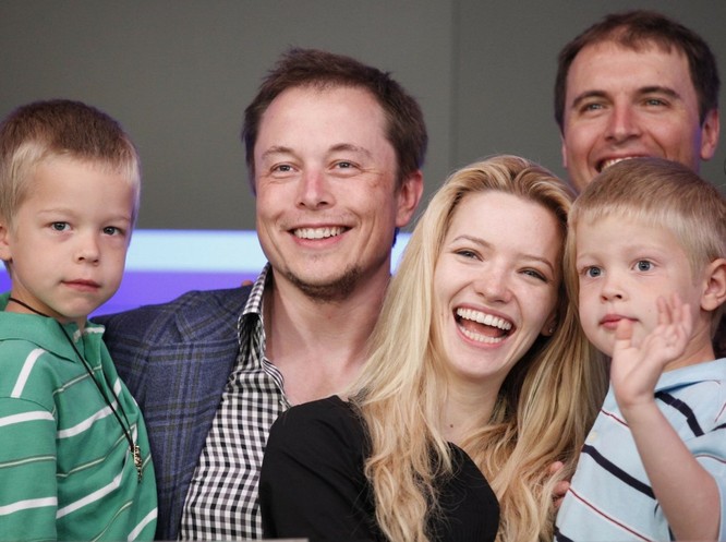 Cuộc đời không thể tin nổi của Elon Musk, một cậu bé thường xuyên bị bắt nạt ảnh 4