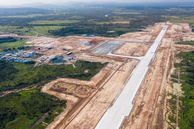 Trung Quốc đang đầu tư xây dựng sân bay quốc tế Dara Sakor ở Campuchia (Ảnh: WSJ)