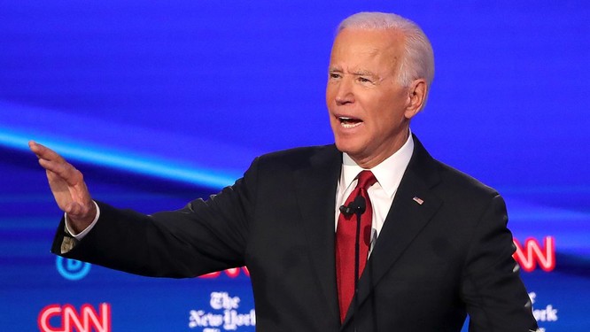 Ông Biden hoàn toàn mờ nhạt trong đêm tranh luận thứ tư (Ảnh: CNN)