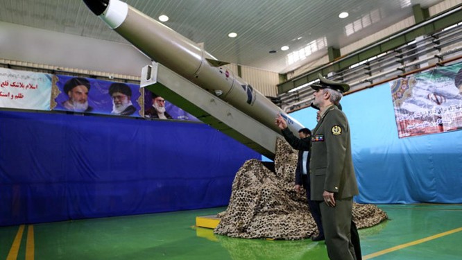 Mẫu tên lửa FAateh Mobin của Iran (Ảnh: France24)