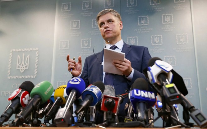 Ngoại trưởng Ukraine Vadym Prystaiko phàn nàn về việc Iran hạn chế quyền tiếp cận của đội ngũ điều tra Ukraine tới hiện trường vụ máy bay rơi (Ảnh: Washington Post)