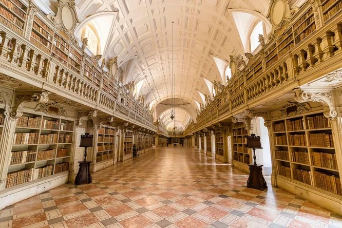 Những thư viện hào nhoáng nhất thế giới khiến bạn không thể rời mắt ảnh 3
