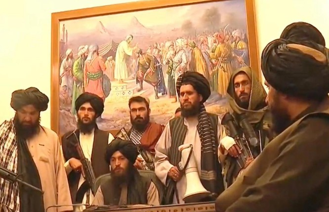 Ảnh: Chiến binh Taliban giành kiểm soát phủ Tổng thống Afghanistan ảnh 2