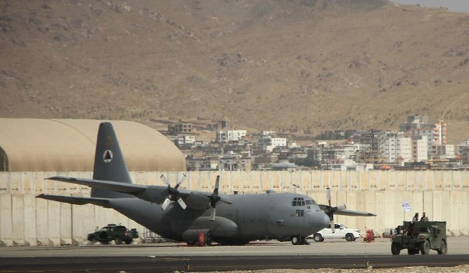 Cận cảnh những trang thiết bị quân sự xa xỉ mà Mỹ bỏ lại ở Afghanistan ảnh 5