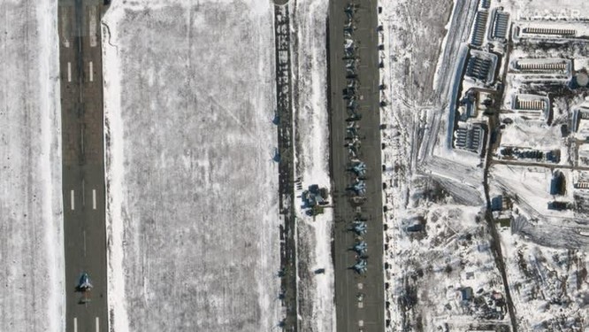 Khủng hoảng Ukraine: Loạt ảnh vệ tinh cho thấy "lửa chiến tranh" cận kề ảnh 8