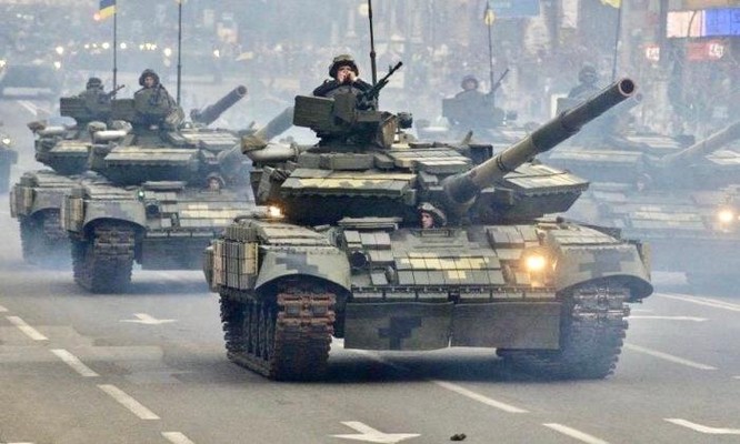 850 xe tăng lỗi thời không thể chặn nổi Nga: Ukraine lấy lượng bù chất và hậu quả trên chiến trường ảnh 1