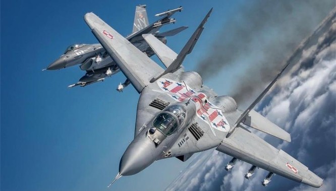 Mỹ sẽ cung cấp F-16 cho Ba Lan để bù cho phi đội MiG-29 mà nước này gửi cho Ukraine ảnh 1