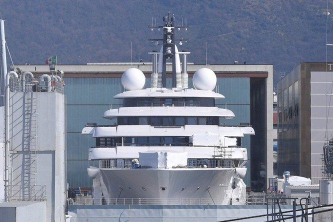 Siêu du thuyền bí ẩn trị giá 700 triệu USD ở Italy có phải của Tổng thống Putin? ảnh 1