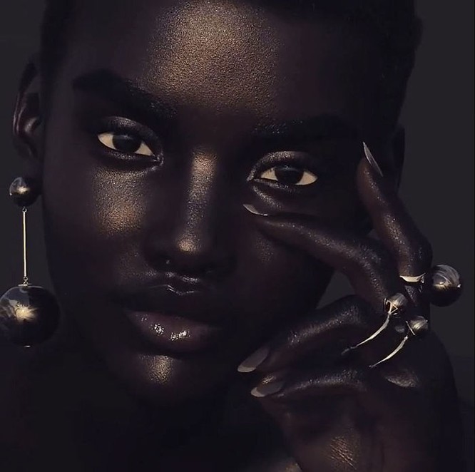 “Viên ngọc trai đen” nổi bật giữa dàn người mẫu nhờ công nghệ 3D ảnh 8