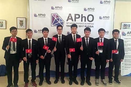7 thí sinh của đội tuyển quốc gia Việt Nam tham dự kỳ thi Olympic Vật lý châu Á lần thứ 18 đã đoạt được các huy chương vàng, bạc và bằng khen.