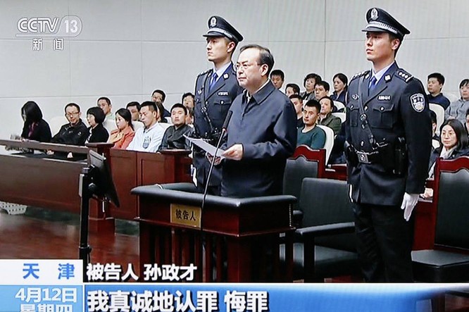 Cựu Ủy viên BCT Trung Quốc nhận án chung thân ảnh 1