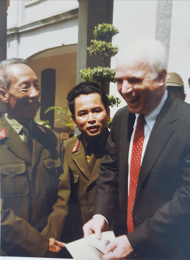 Thượng nghị sĩ John McCain và duyên nợ với Việt Nam ảnh 3