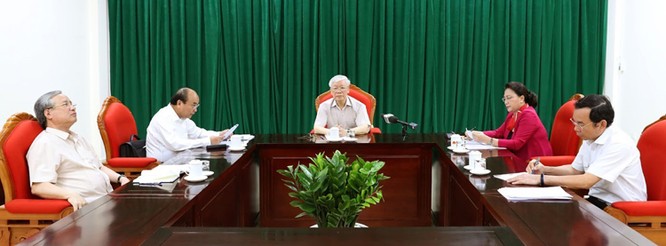 Tổng Bí thư, Chủ tịch nước Nguyễn Phú Trọng chủ trì họp lãnh đạo chủ chốt ảnh 1