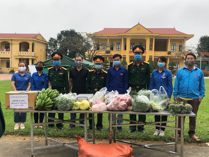 Hàng trăm đoàn viên thanh niên huyện Nam Đàn góp sức vào chiến dịch phòng chống dịch covid- 19 ảnh 4
