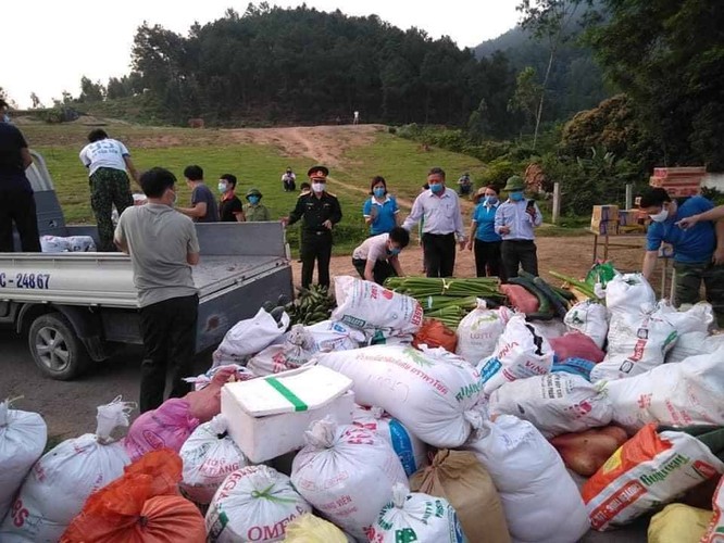 Hàng trăm đoàn viên thanh niên huyện Nam Đàn góp sức vào chiến dịch phòng chống dịch covid- 19 ảnh 5