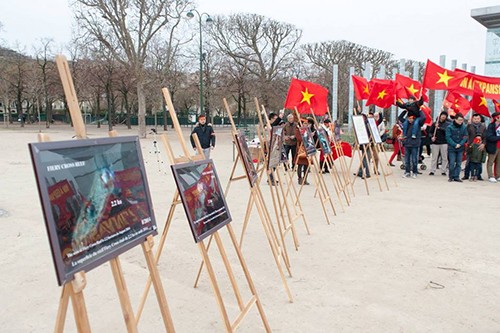 Người Việt tại Pháp xuống đường phản đối Trung Quốc ảnh 1