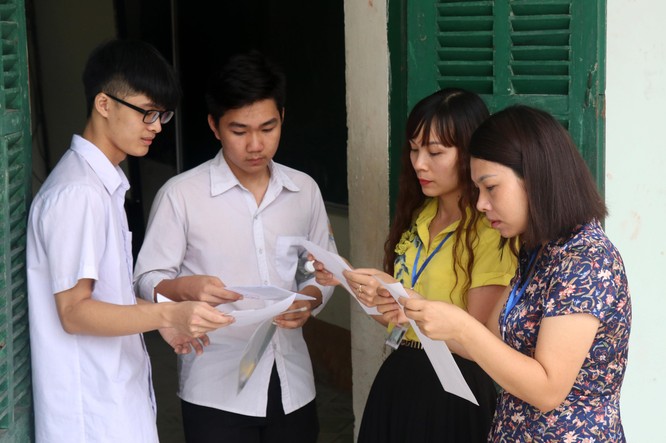 Lào Cai: Hơn 6.000 thí sinh bước vào ngày thi đầu tiên của kỳ thi THPT quốc gia 2019 ảnh 2
